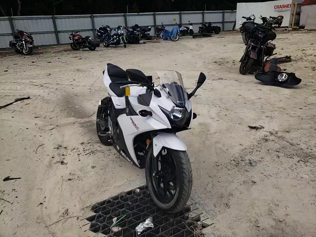 2018 SUZUKI GSX250R LC6DN11A511102109