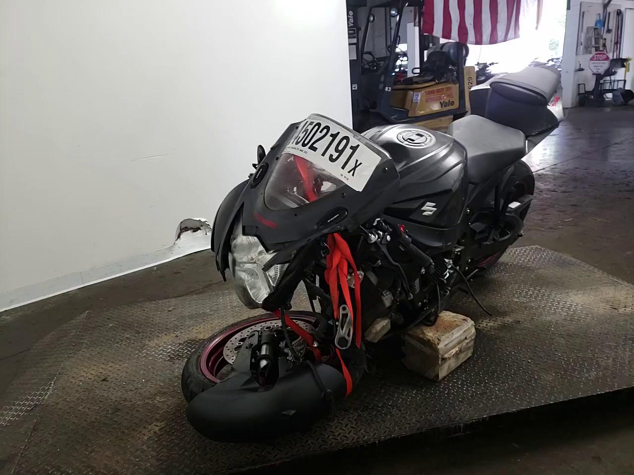 2017 SUZUKI GSX-R600 JS1GN7FA4H2101139
