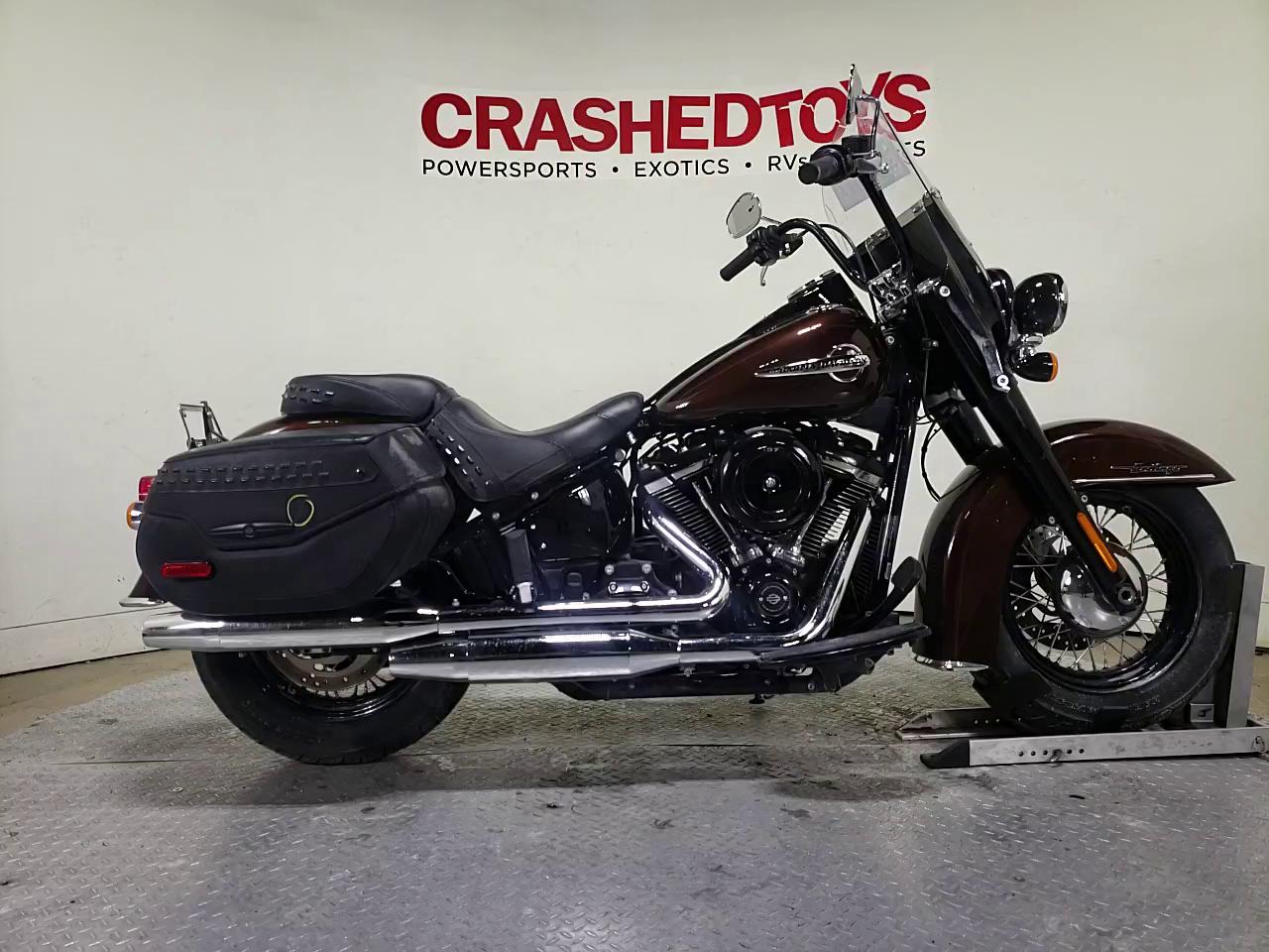 2019 HARLEY-DAVIDSON FLHC 1HD1YAJ23KB027461