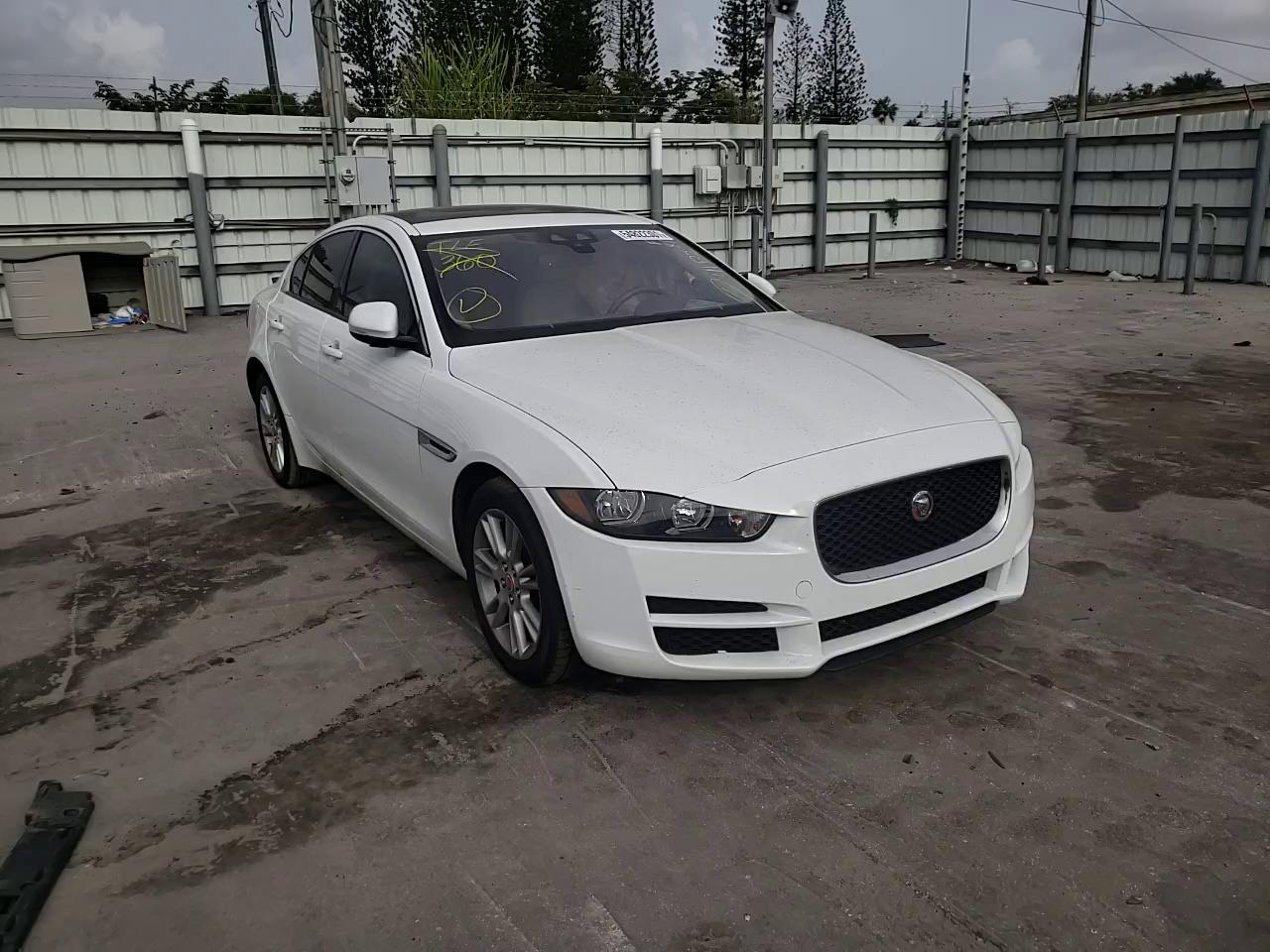 2018 JAGUAR XE PREMIUM SAJAD4FX4JCP24182
