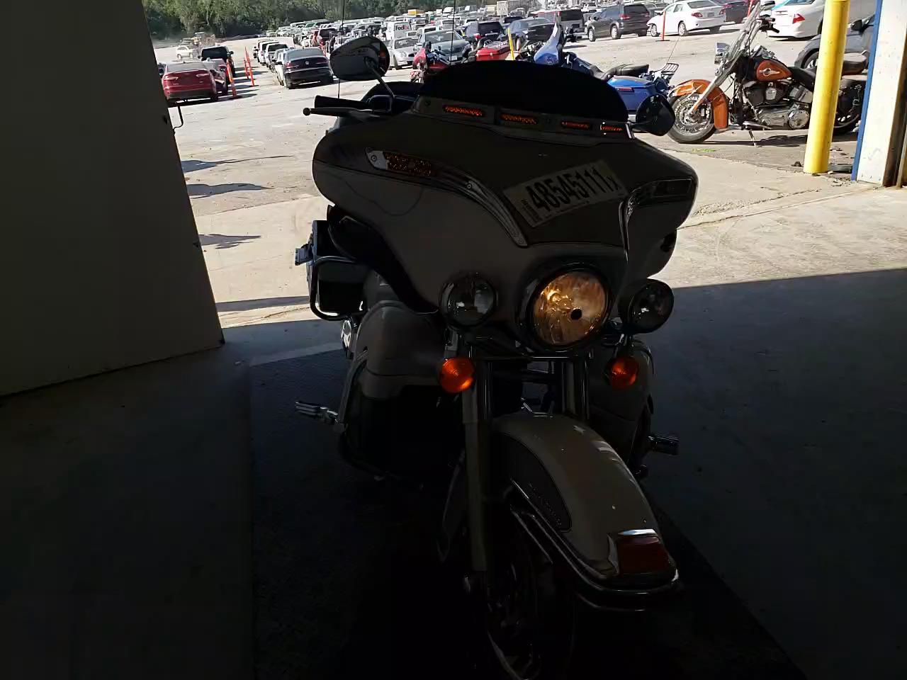 2009 HARLEY-DAVIDSON FLHTCU 1HD1FC41X9Y675178
