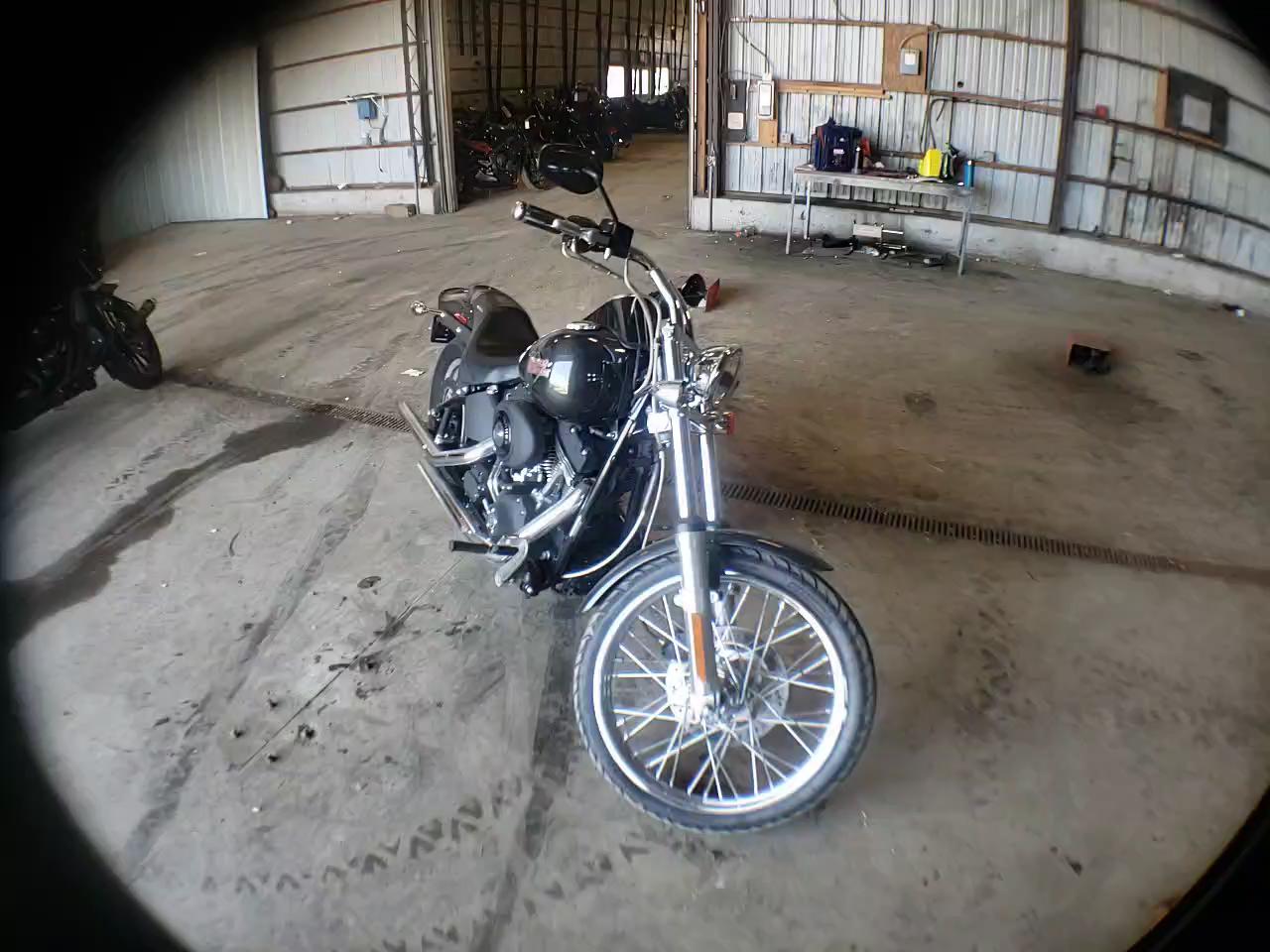2005 HARLEY-DAVIDSON FXSTB 1HD1BTY125Y055554