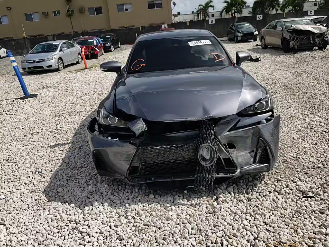 2018 LEXUS IS JTHBA1D25J5075996