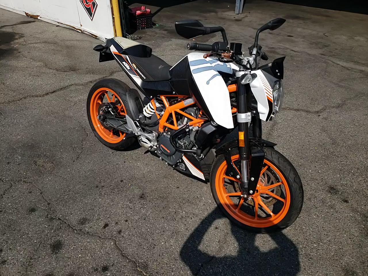 2016 KTM RC 390 MD2JGJ409GC286403