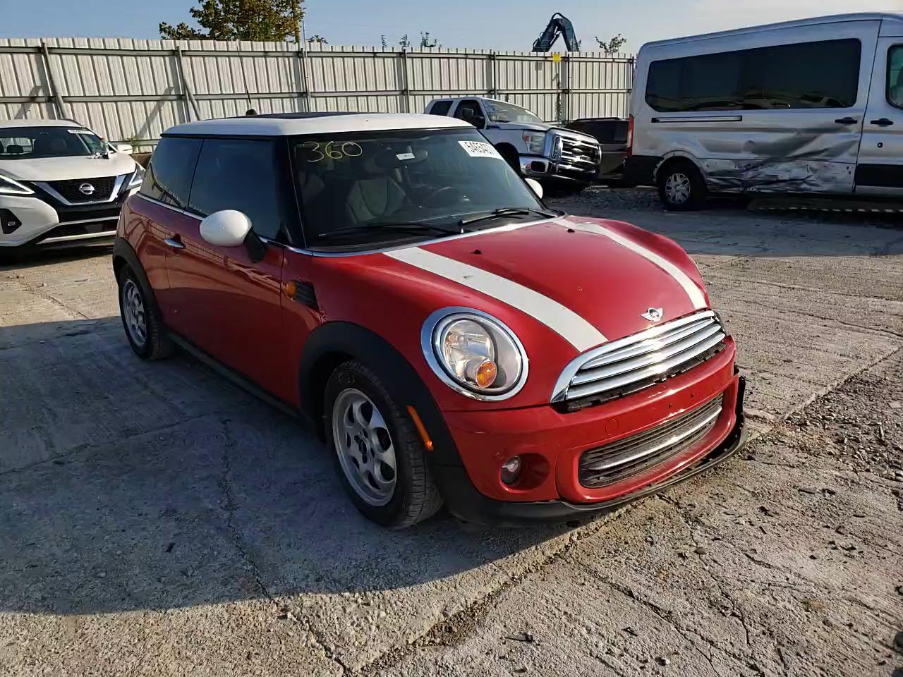 2013 MINI COOPER CLU WMWSU3C55DT678881