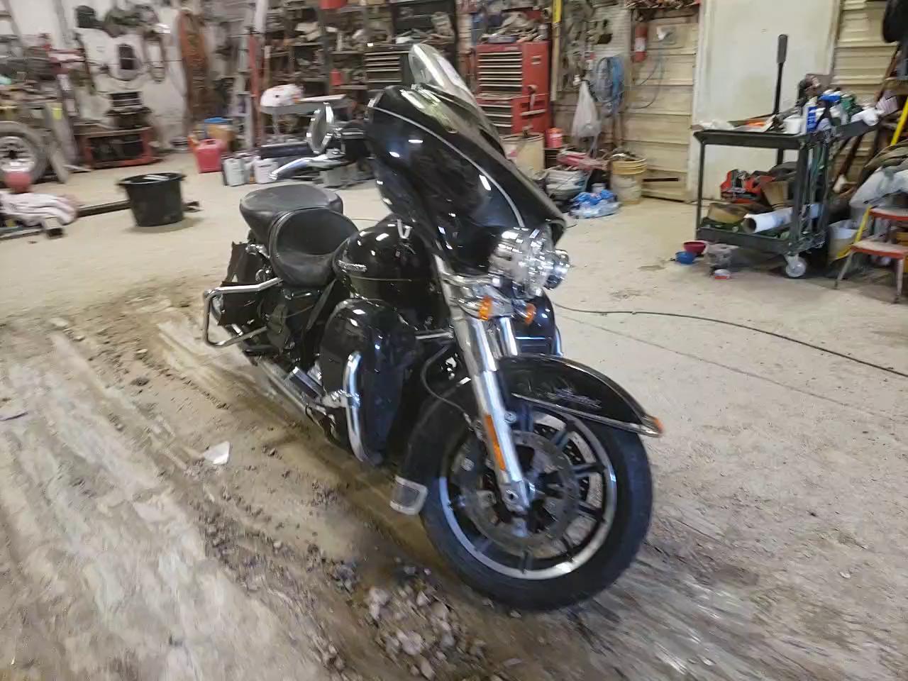 2016 HARLEY-DAVIDSON FLHTKL ULT 1HD1KKL16GB687867