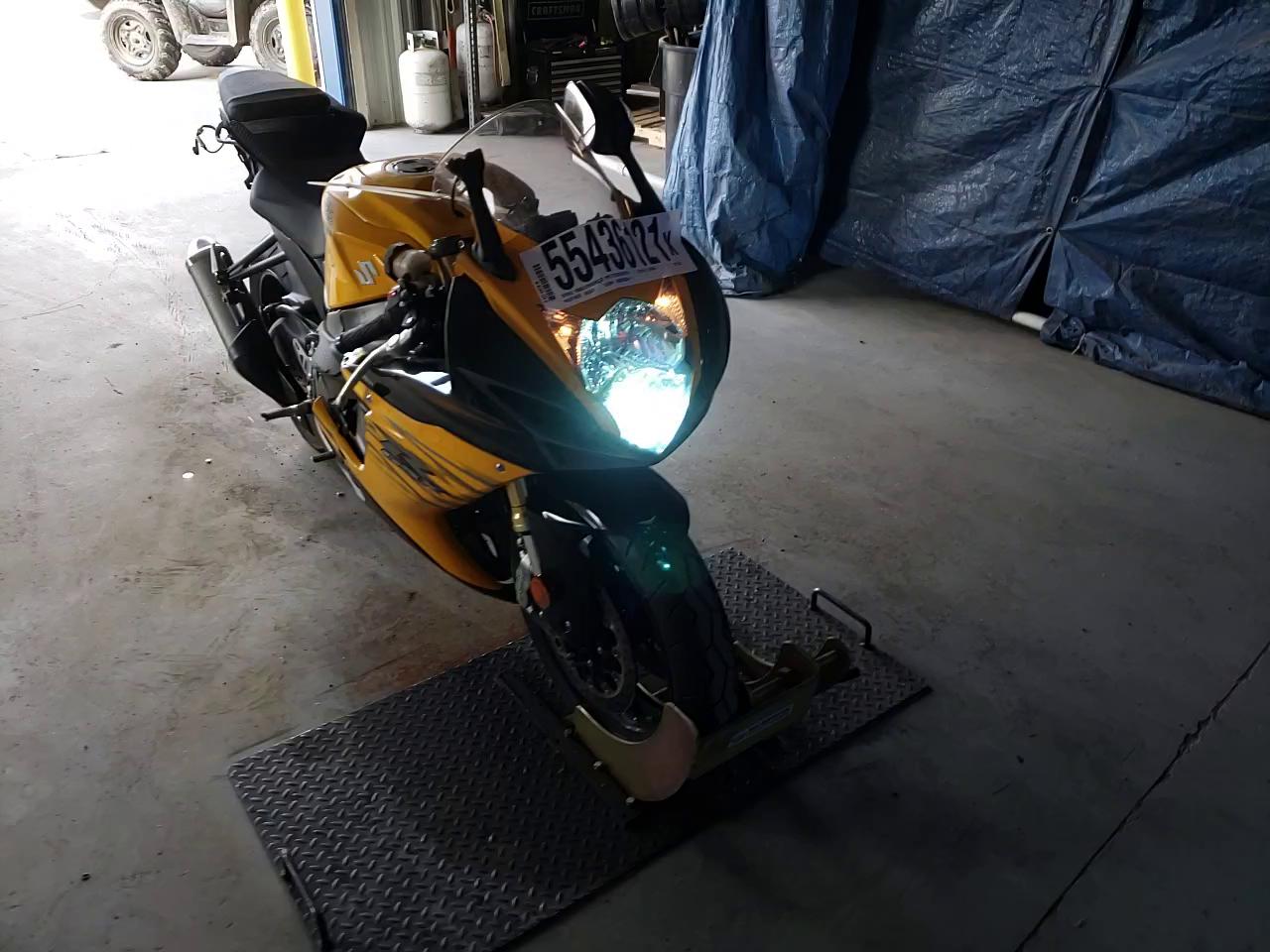 2012 SUZUKI GSX750 JS1GR7MA9C2102027