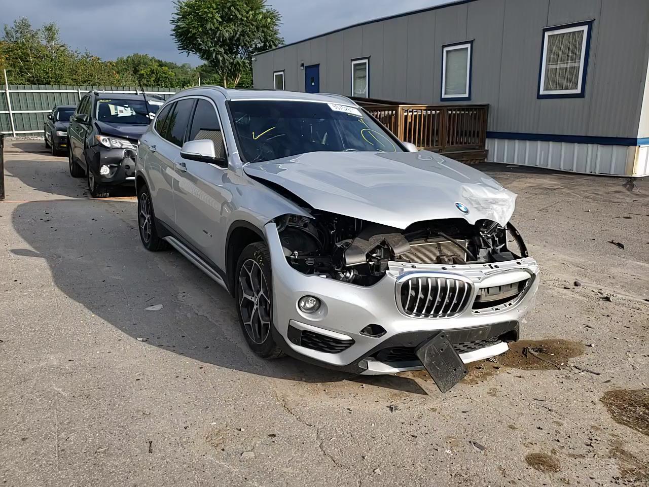 2017 BMW X1 WBXHT3C39H5F74957
