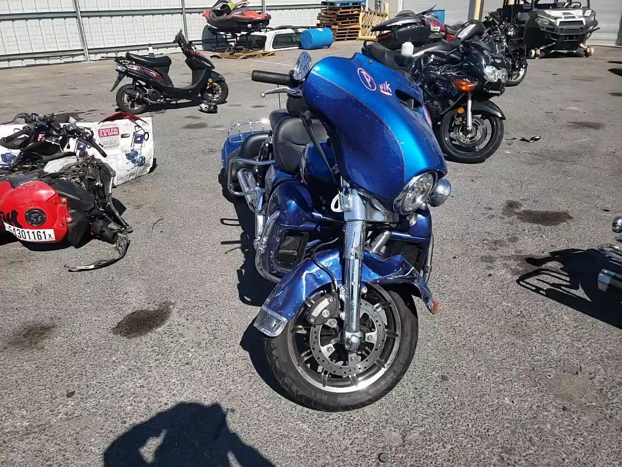2017 HARLEY-DAVIDSON FLHTK ULTR 1HD1KED10HB639735