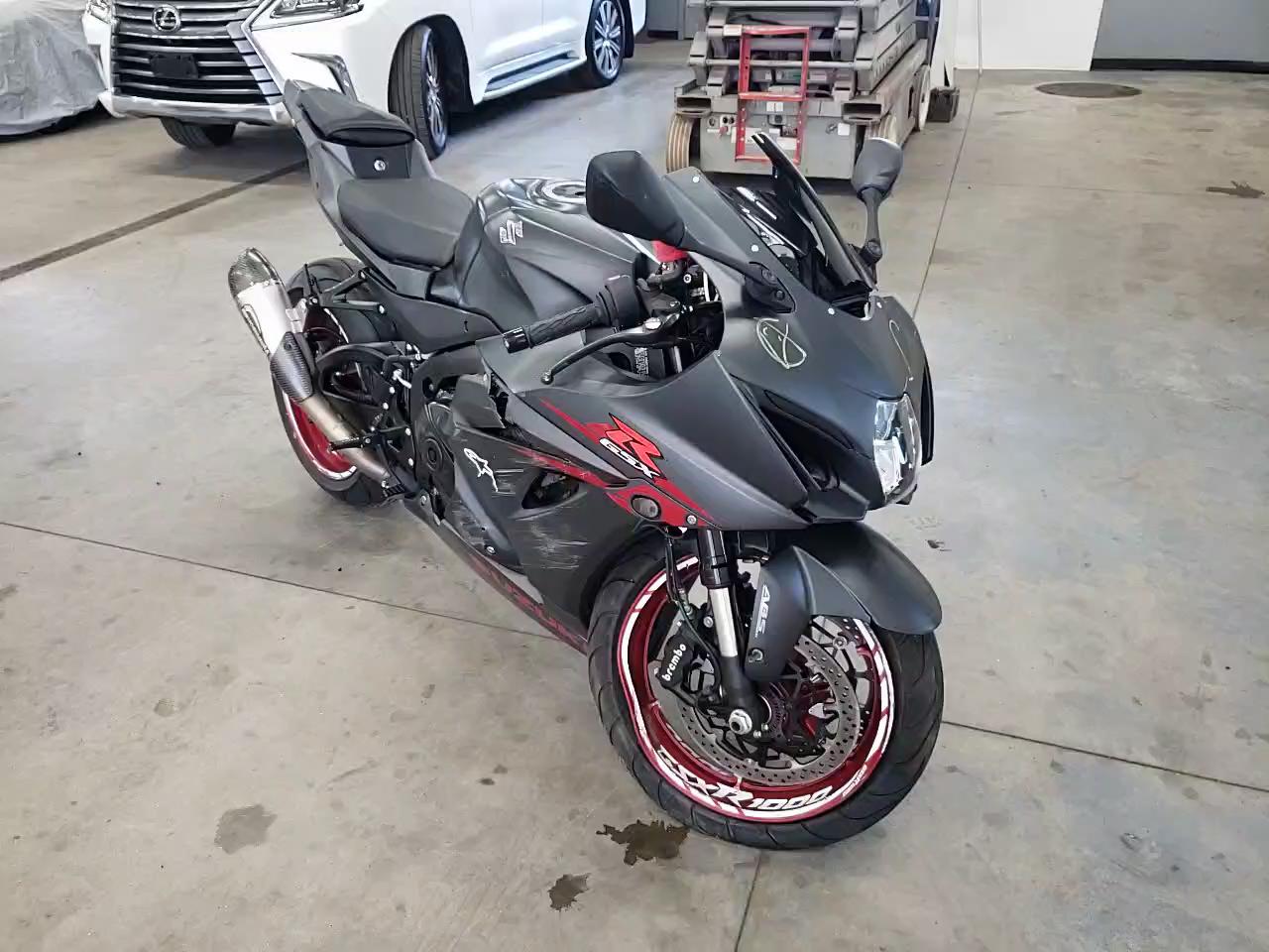 2017 SUZUKI GSX-R1000 JS1DM11B8H2101583