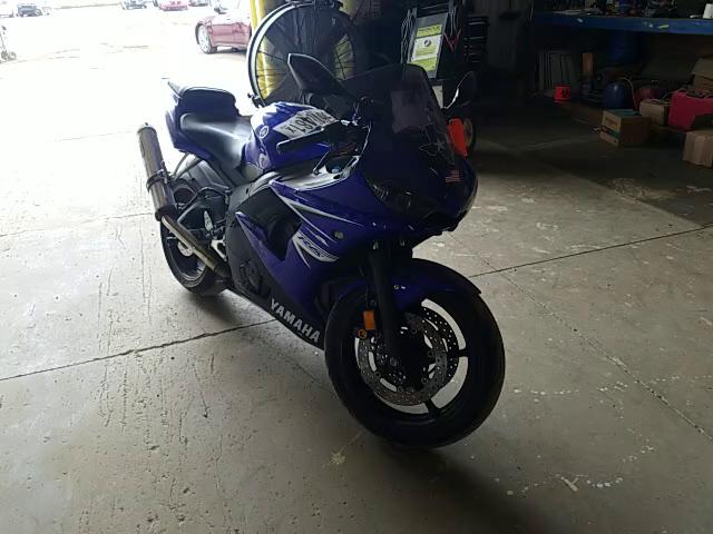 2009 YAMAHA YZFR6 S JYARJ06E09A040279