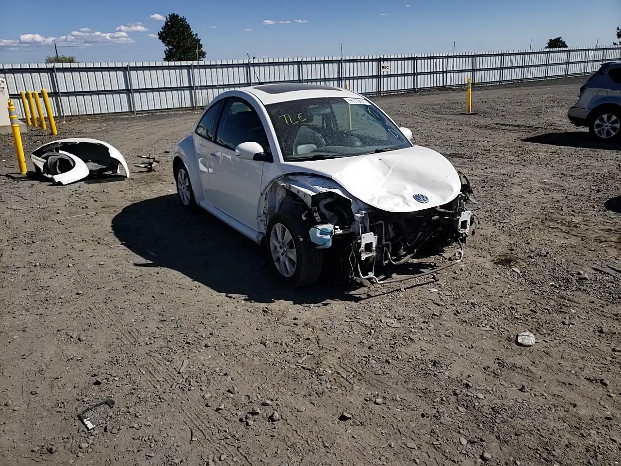 2010 VOLKSWAGEN NEW BEETLE 3VWRG3AG0AM027307