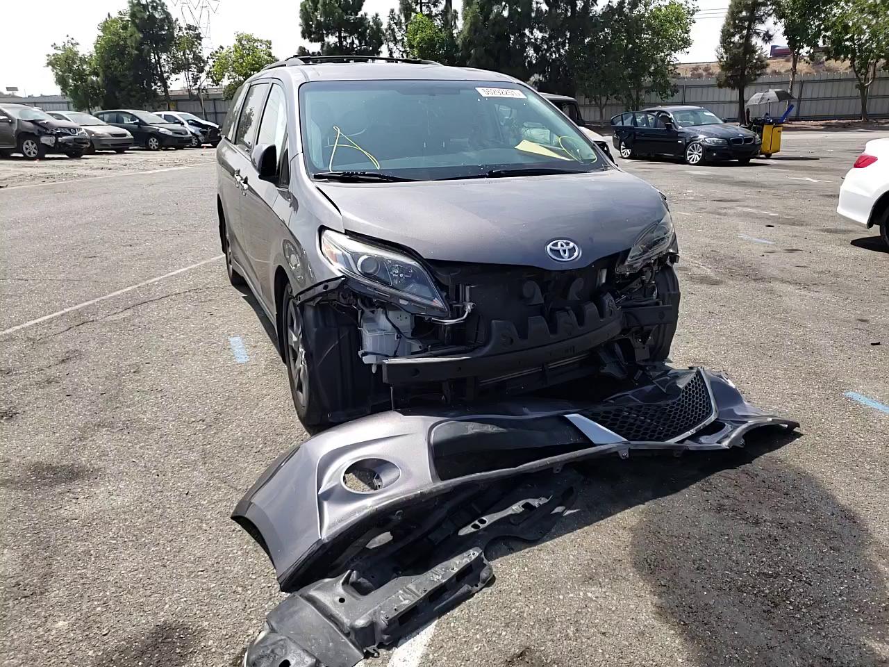 2017 TOYOTA SIENNA SE 5TDXZ3DC8HS793227