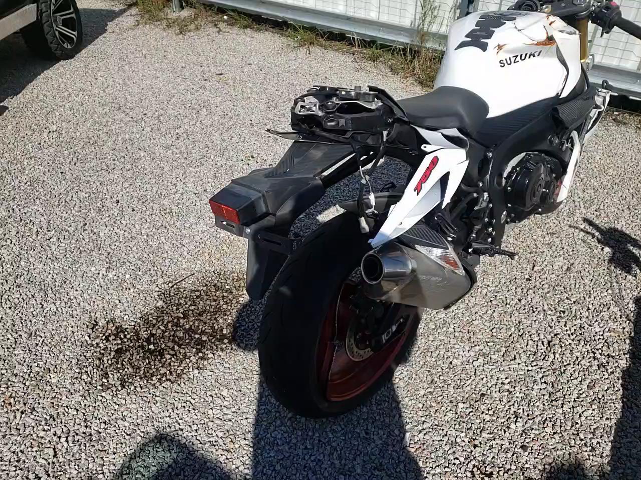 2017 SUZUKI GSX-R750 JS1GR7MA2H2101891