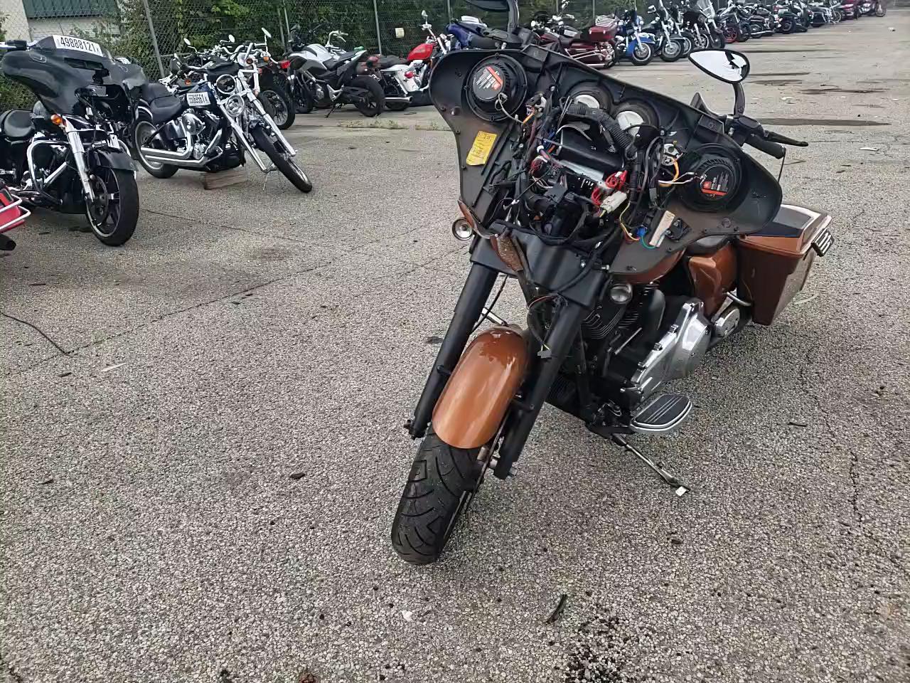 2010 HARLEY-DAVIDSON FLHX 1HD1KB412AB653012