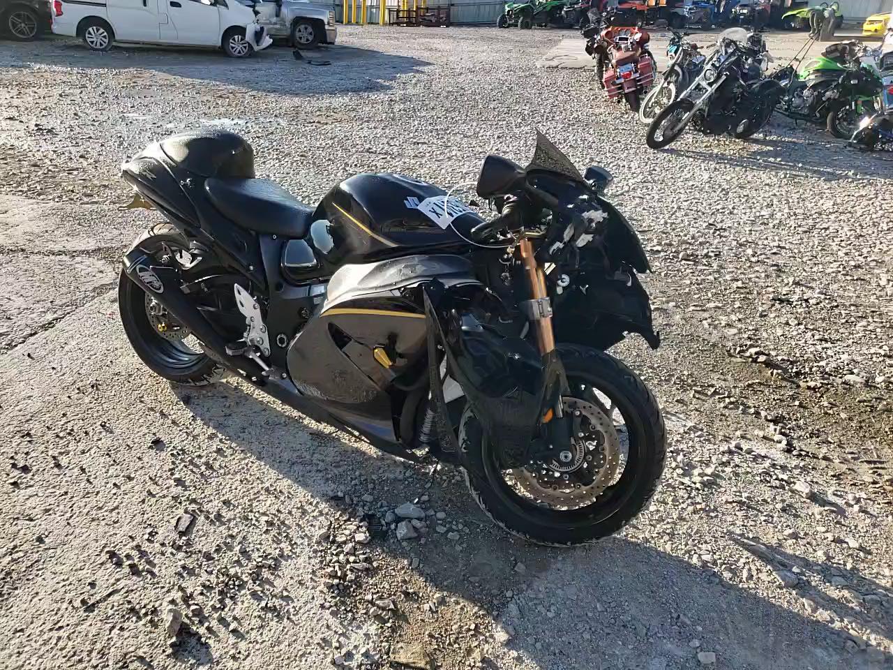 2015 SUZUKI GSX1300 RA JS1GX72B3F2101171