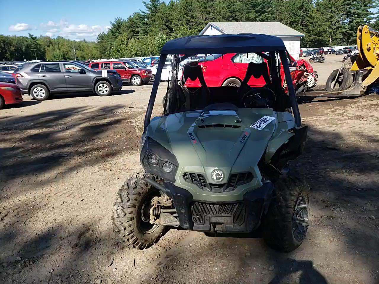 2018 CAN-AM COMMANDER 3JBKGAN23JJ001036