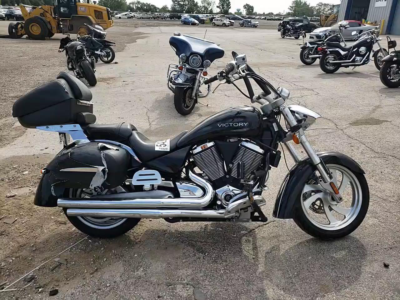 2018 VICTORY MOTORCYCLES KINGPIN 5VPCD26L773003518