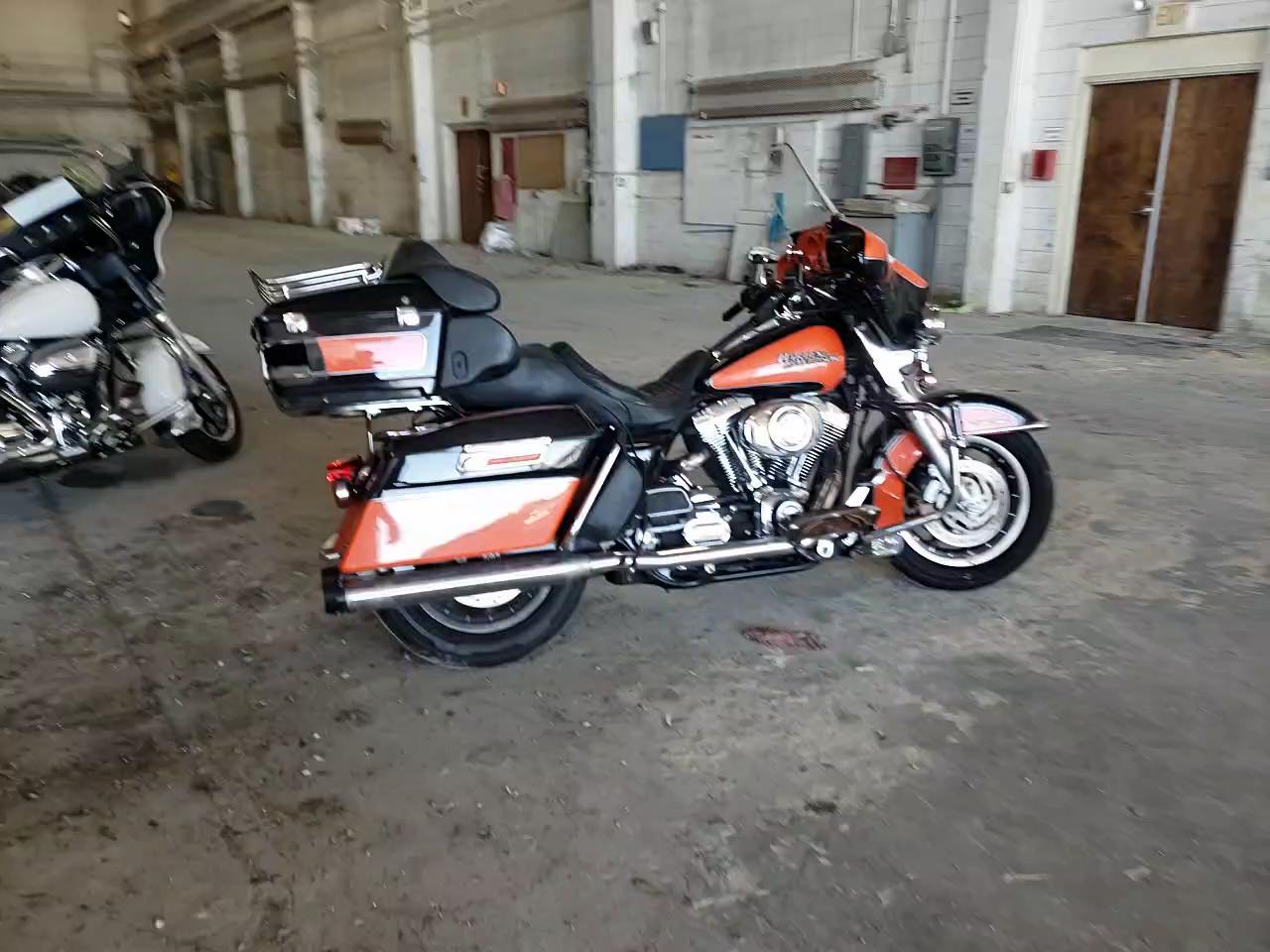 2006 HARLEY-DAVIDSON FLHTCUI 1HD1FCW116Y632714