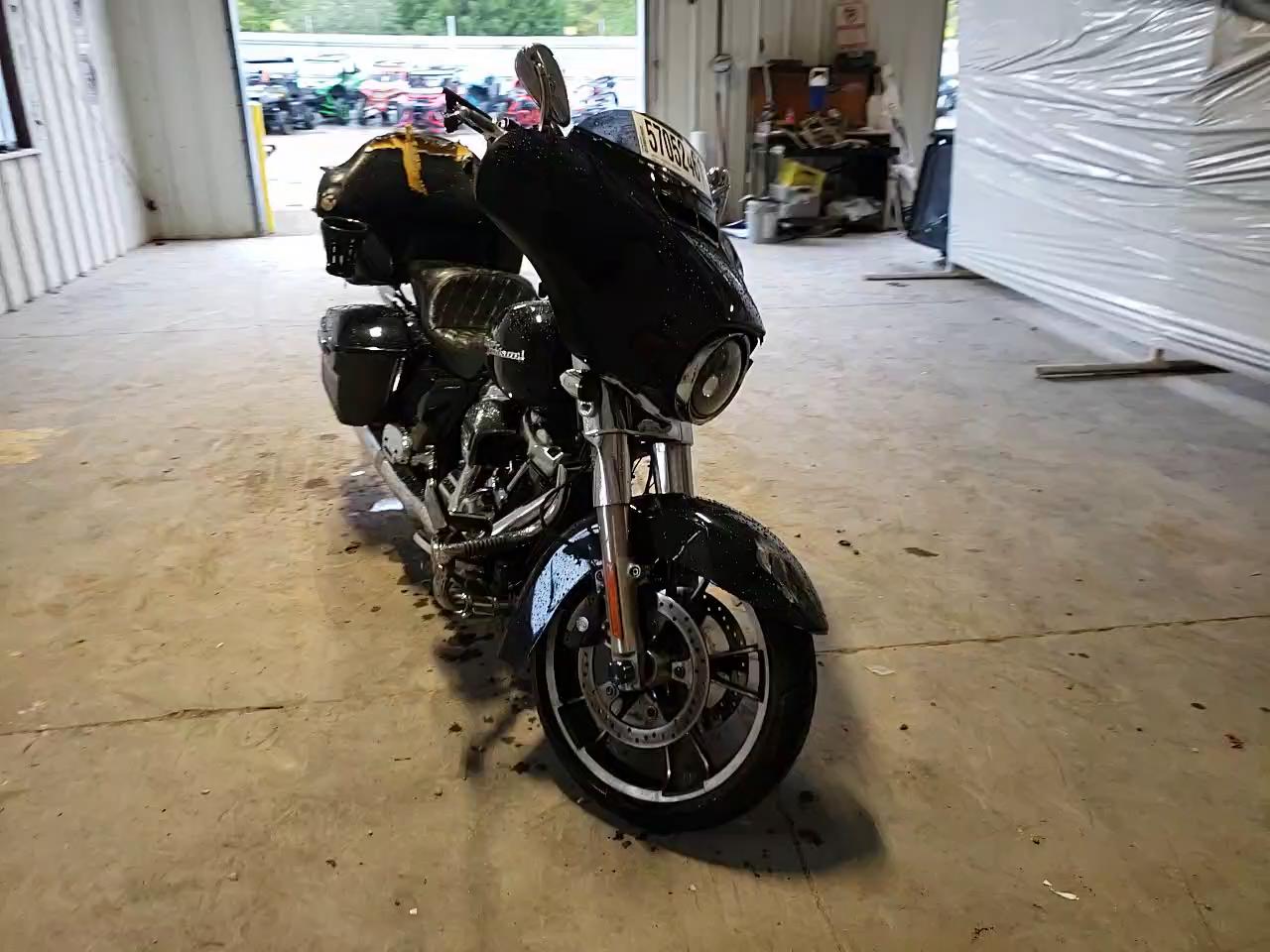 2020 HARLEY-DAVIDSON FLHX 1HD1KBC12LB674706