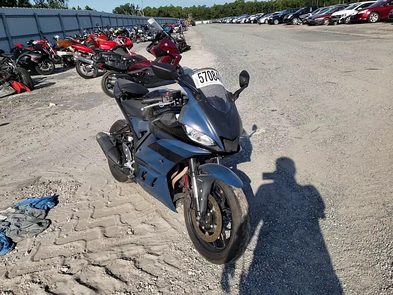2021 YAMAHA YZFR3 A MH3RH18Y9MK005922