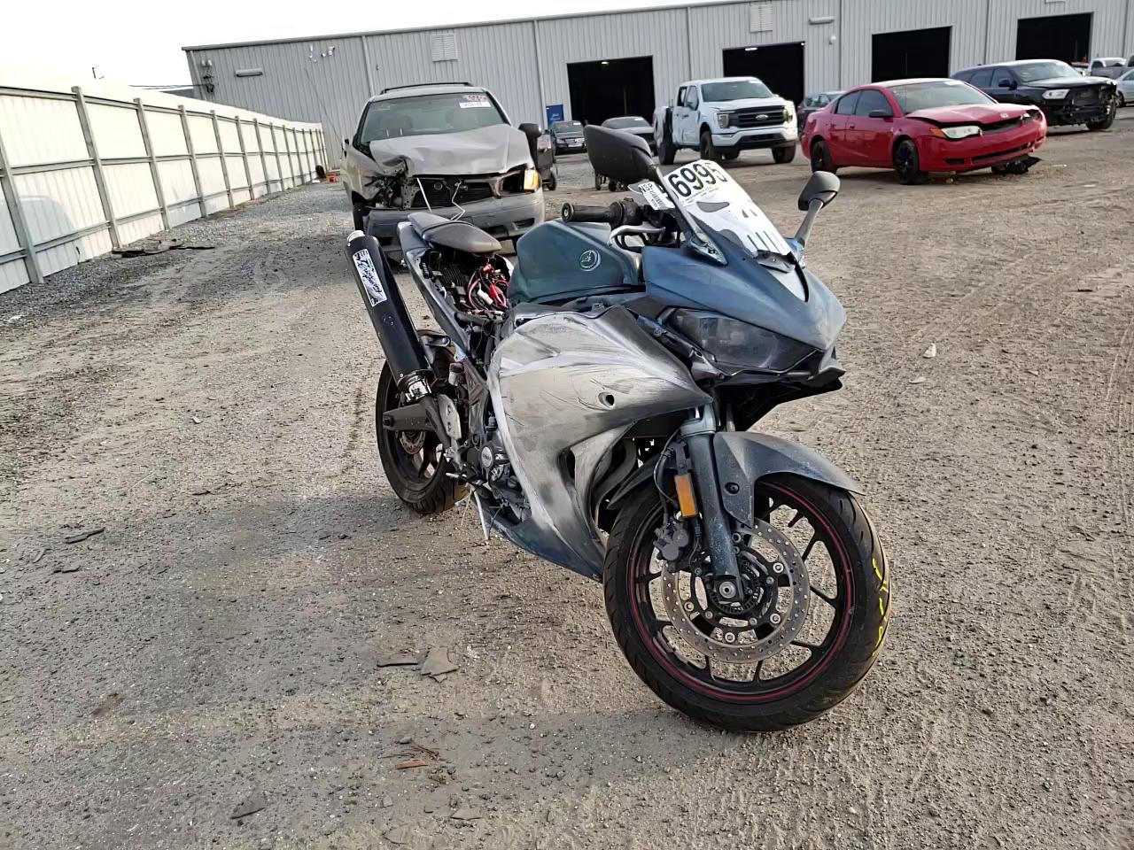2017 YAMAHA YZFR3 A MH3RH15Y7HK003306
