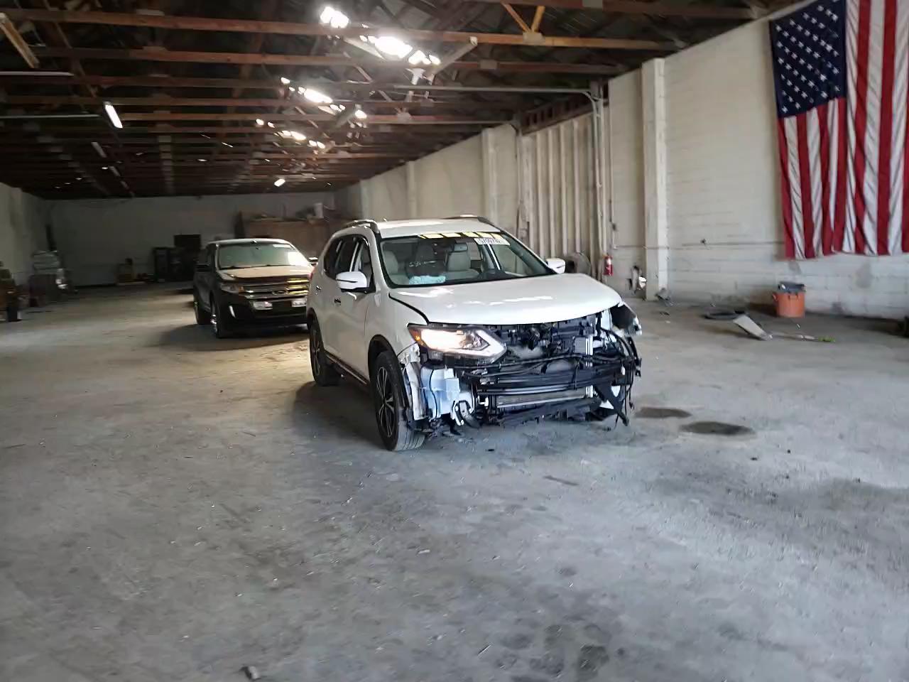 2018 NISSAN ROGUE S/SL 5N1AT2MT1JC833054