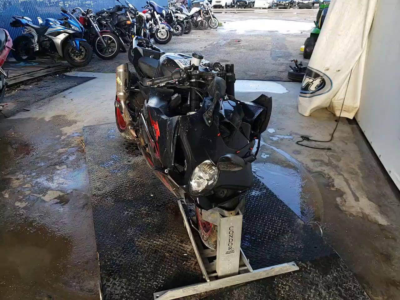 2017 SUZUKI GSX-R1000 JS1DM11B5H2101573