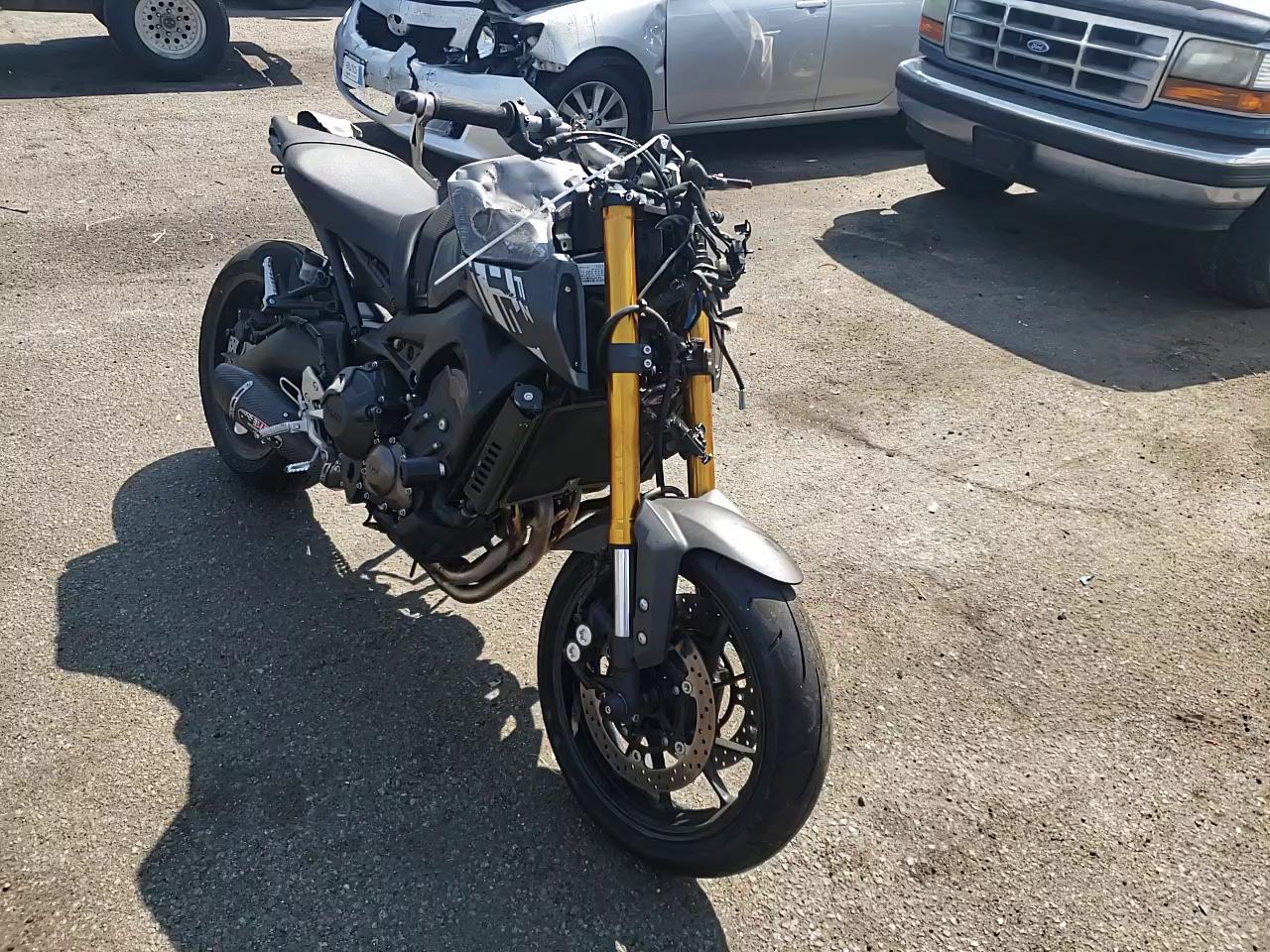 2015 YAMAHA FZ09 JYARN33E1FA005241