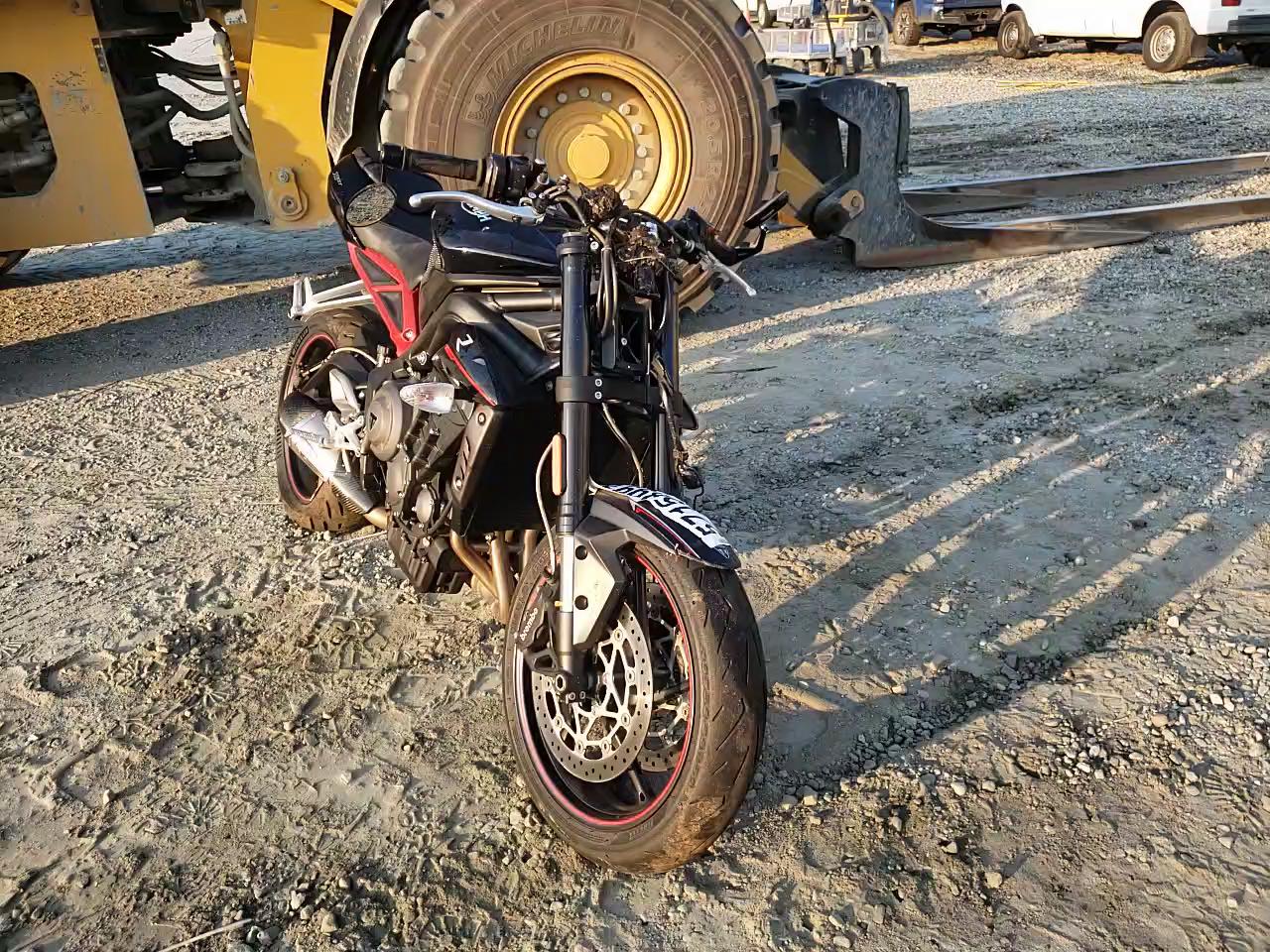 2018 TRIUMPH MOTORCYCLE STREET TRI SMTA414D2JT835241