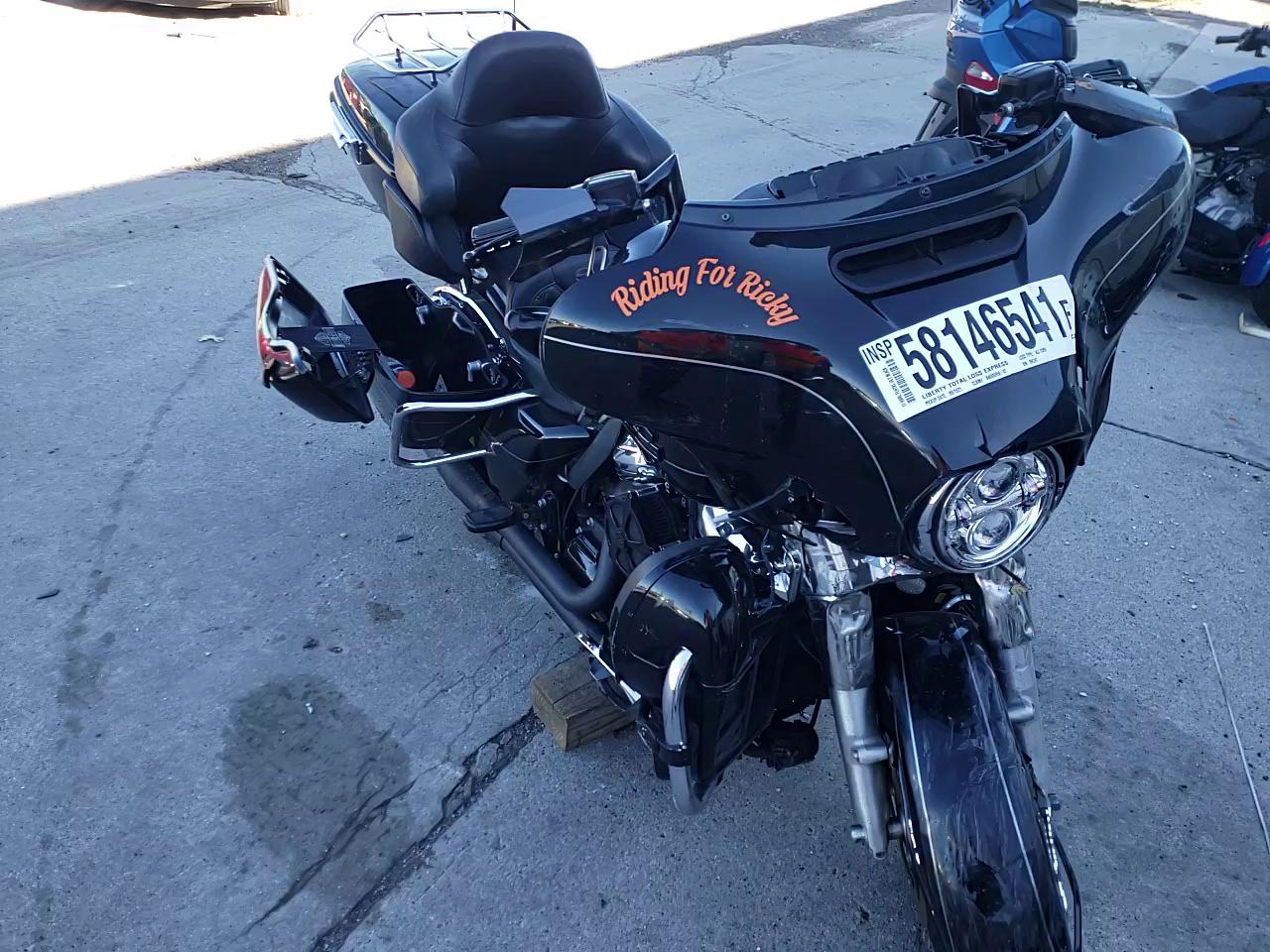 2017 HARLEY-DAVIDSON FLHTKL ULT 1HD1KKD1XHB696247