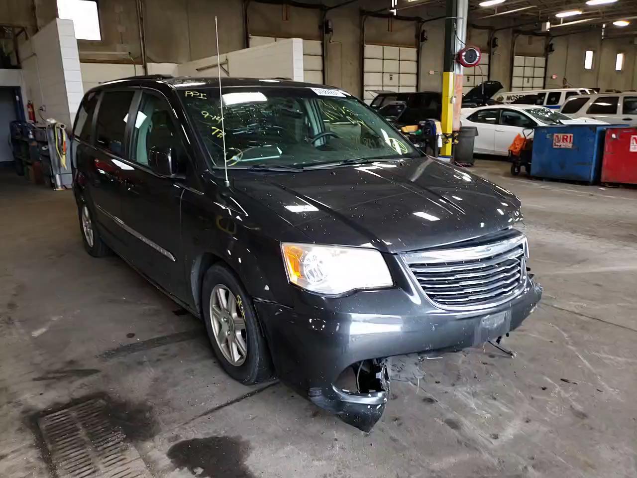 2011 CHRYSLER TOWN AND C 2A4RR5DGXBR667033