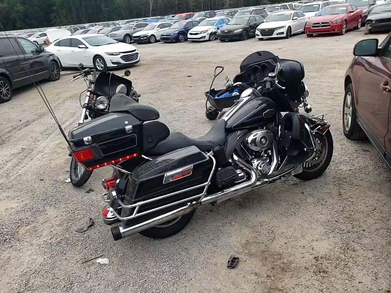 2009 HARLEY-DAVIDSON FLHTCU 1HD1FC4139Y683395
