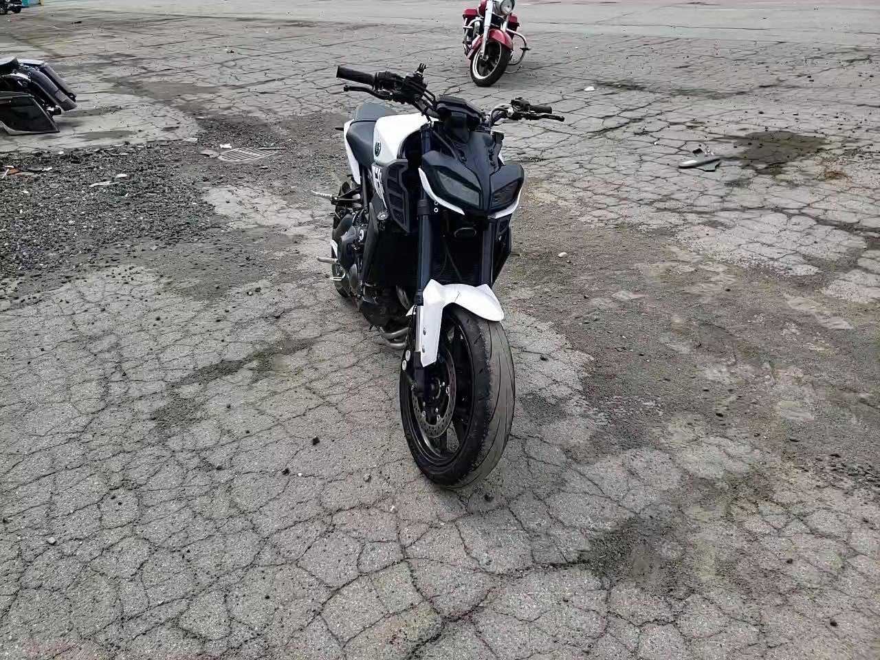 2017 YAMAHA FZ09 JYARN53E2HA002279
