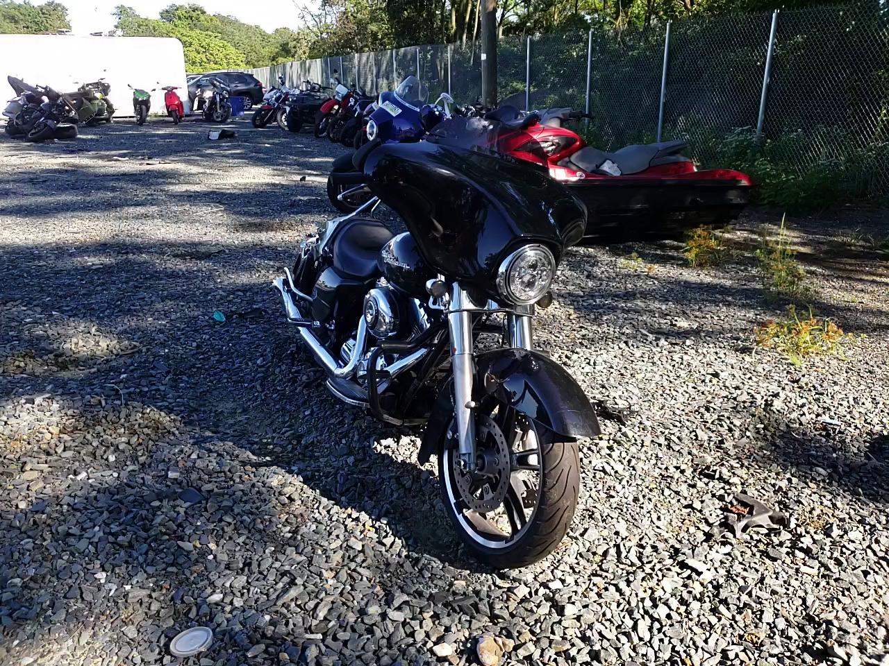 2011 HARLEY-DAVIDSON FLHX 1HD1KB418BB669068