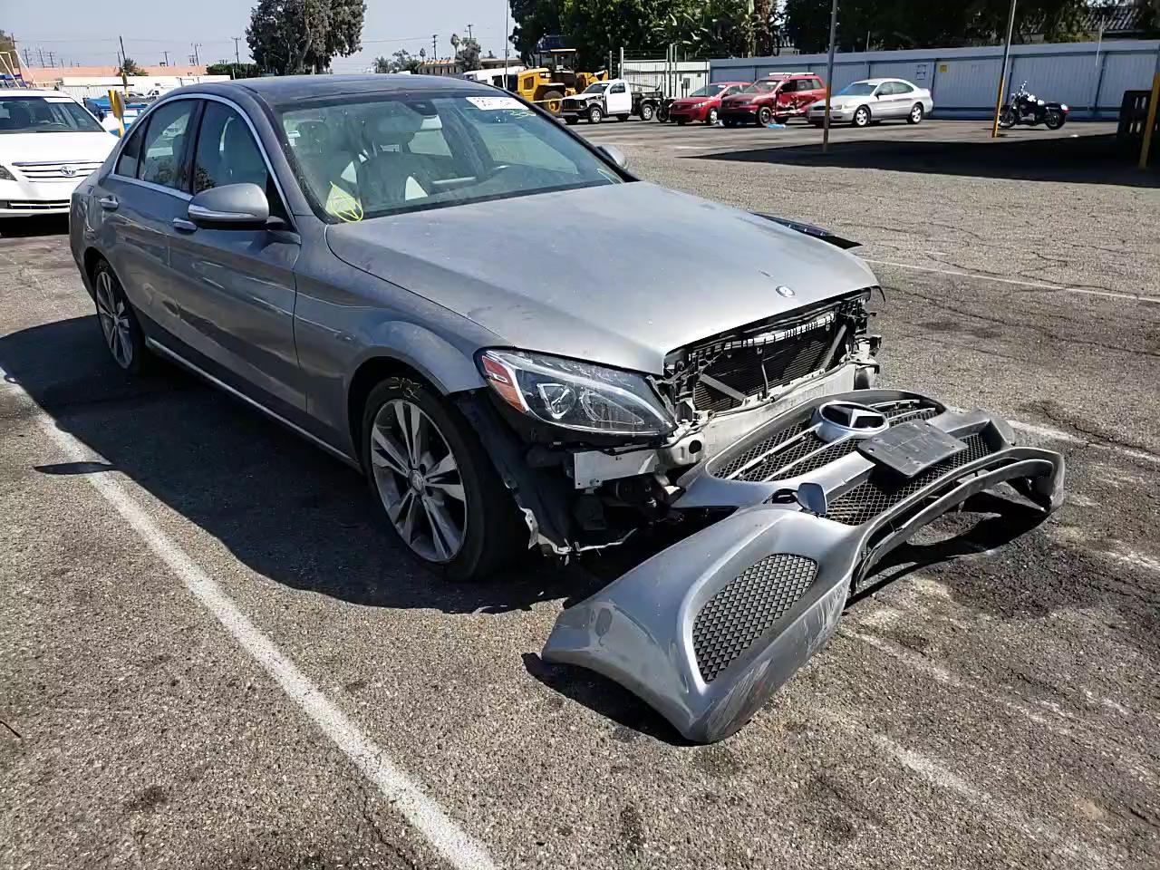 2015 MERCEDES-BENZ C300 4 MAT 55SWF4KB3FU017219