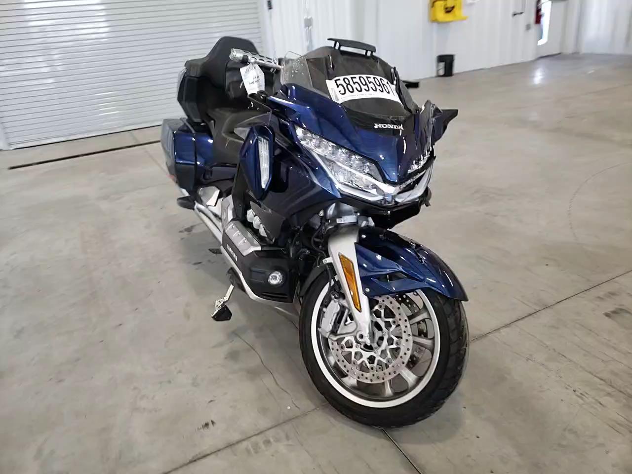 2018 HONDA GL1800 D JH2SC7955JK002086