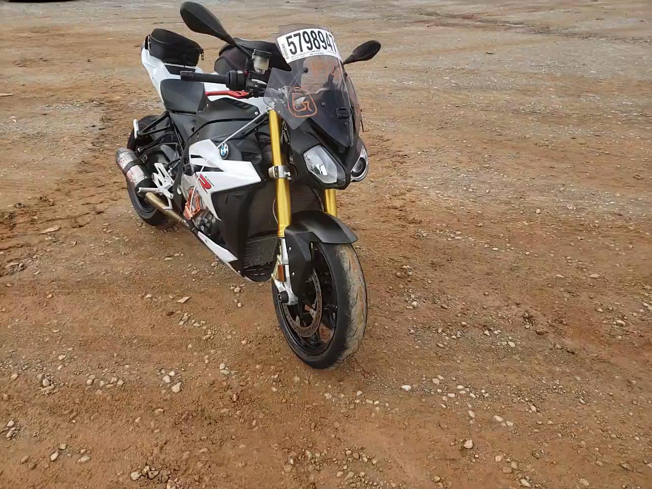 2016 BMW S 1000 R WB10D1206GZ696759