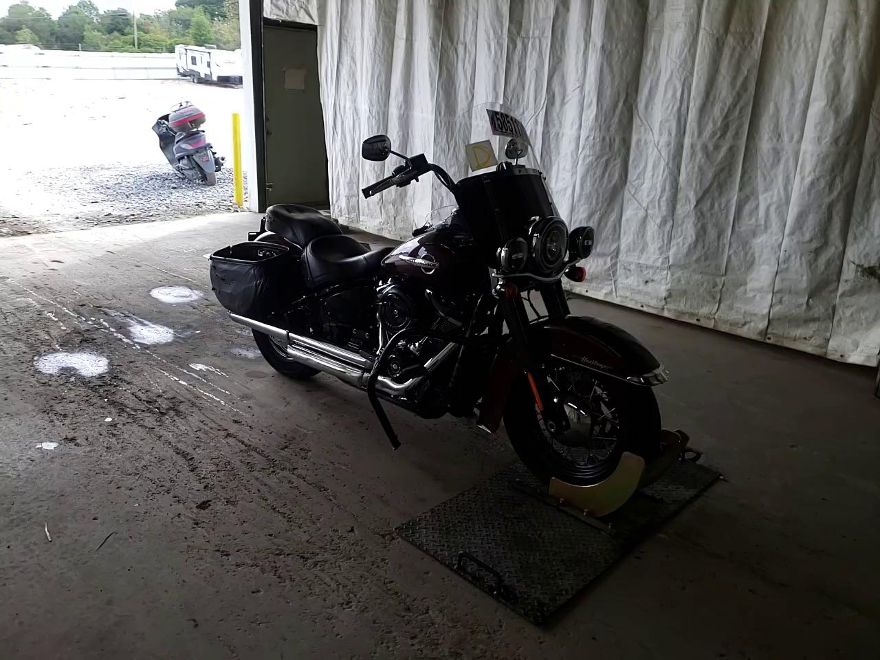 2018 HARLEY-DAVIDSON FLHC HERIT 1HD1YAJ16JC035859
