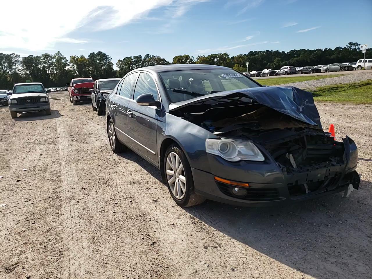 2010 VOLKSWAGEN PASSAT KOM WVWJK7AN9AE067704