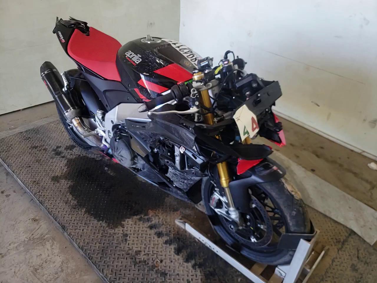 2021 APRILIA RSV4 ZD4KYUB02MS000022
