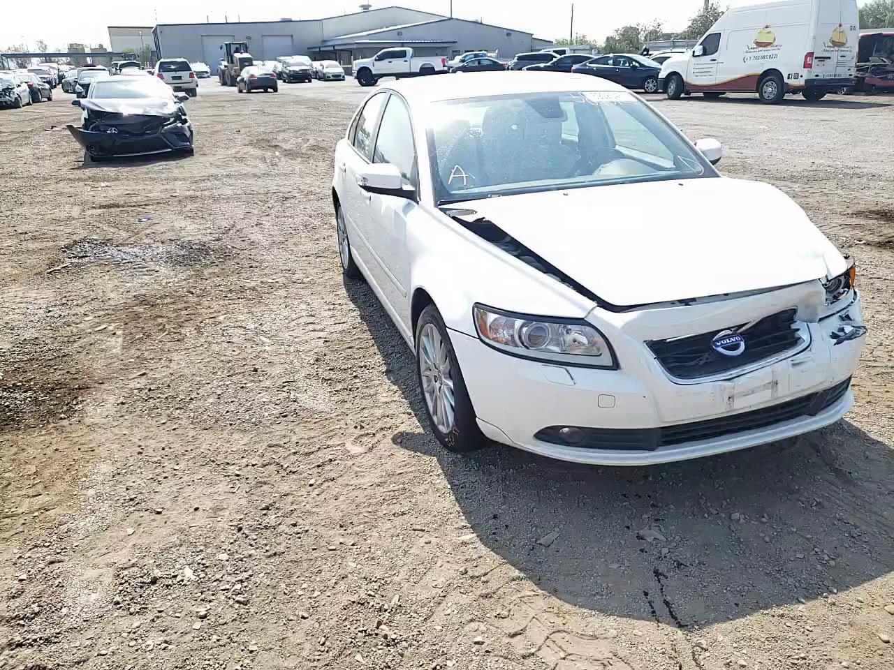 2011 VOLVO S40 T5 YV1672MS7B2538029