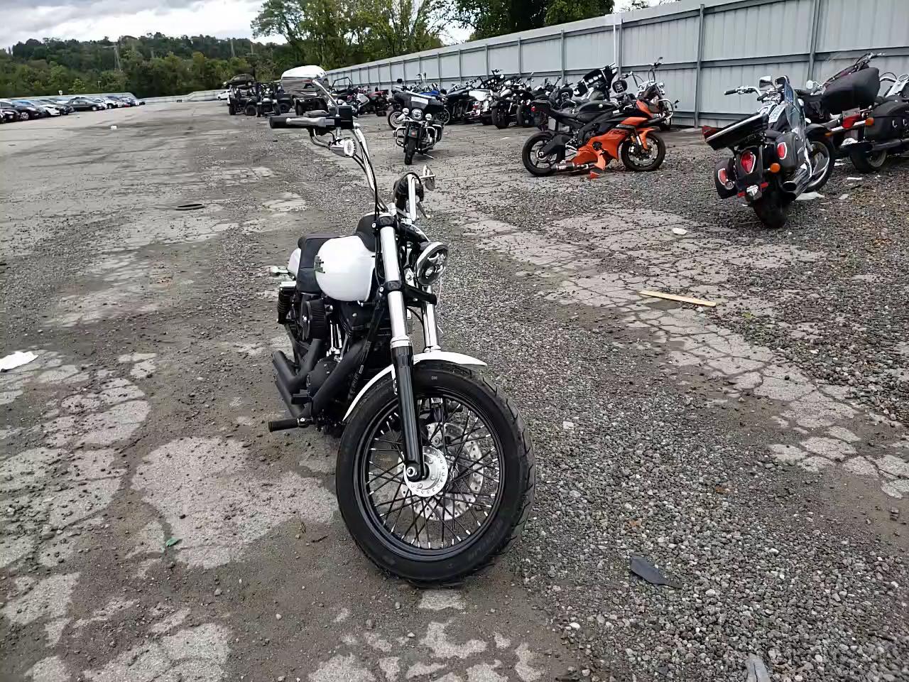 2016 HARLEY-DAVIDSON FXDB DYNA 1HD1GXM19GC308271