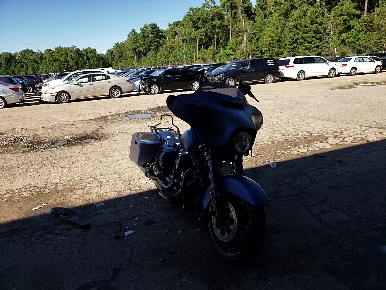 2018 HARLEY-DAVIDSON FLHXS 115T 1HD1KYC16JB632927