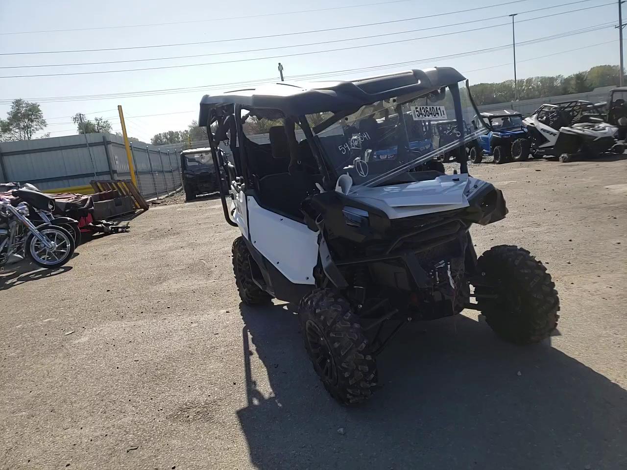 2021 HONDA PIONEER 1HFVE0420M4501588