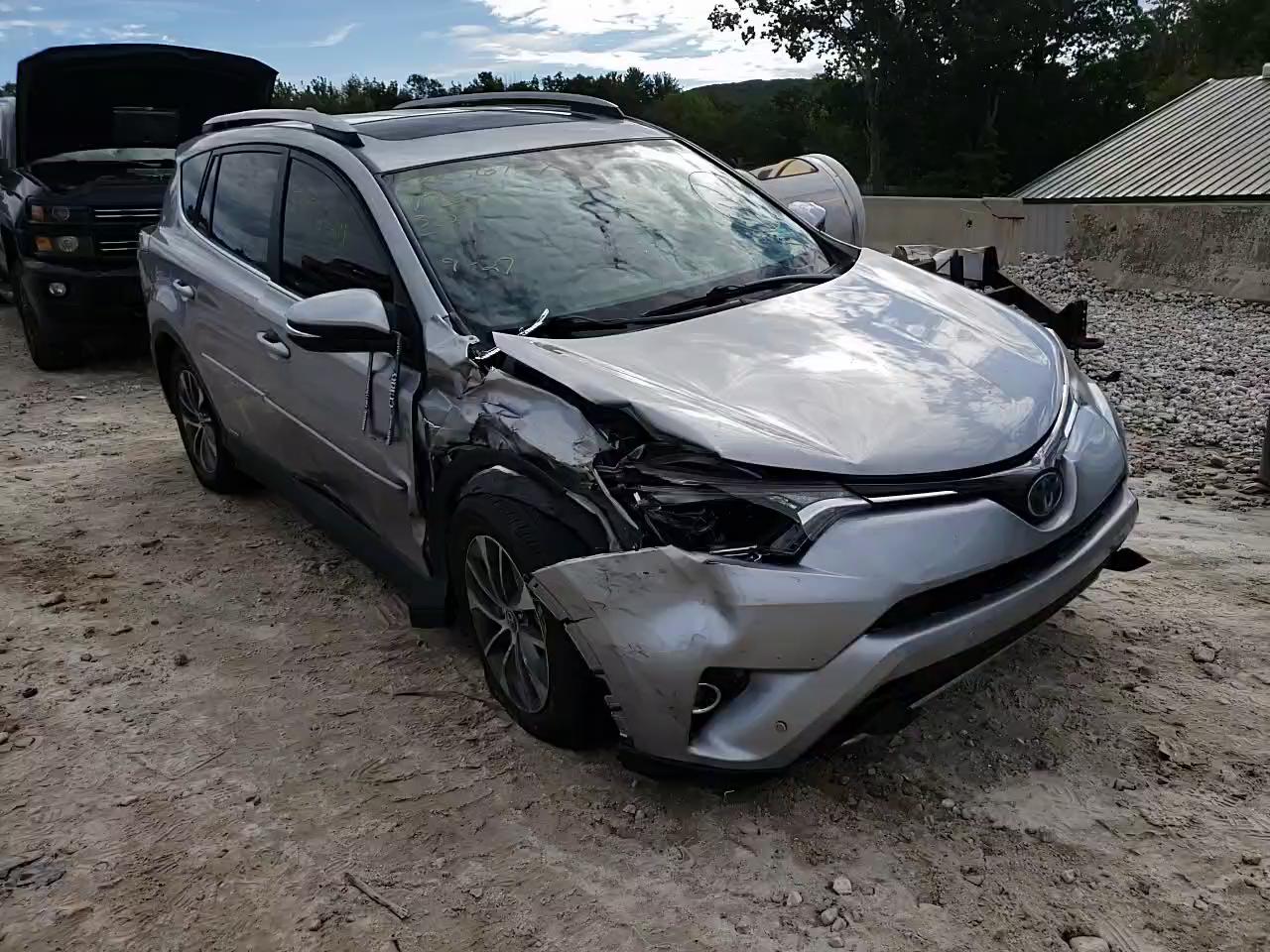 2018 TOYOTA RAV4 HV LE JTMRJREV4JD164973