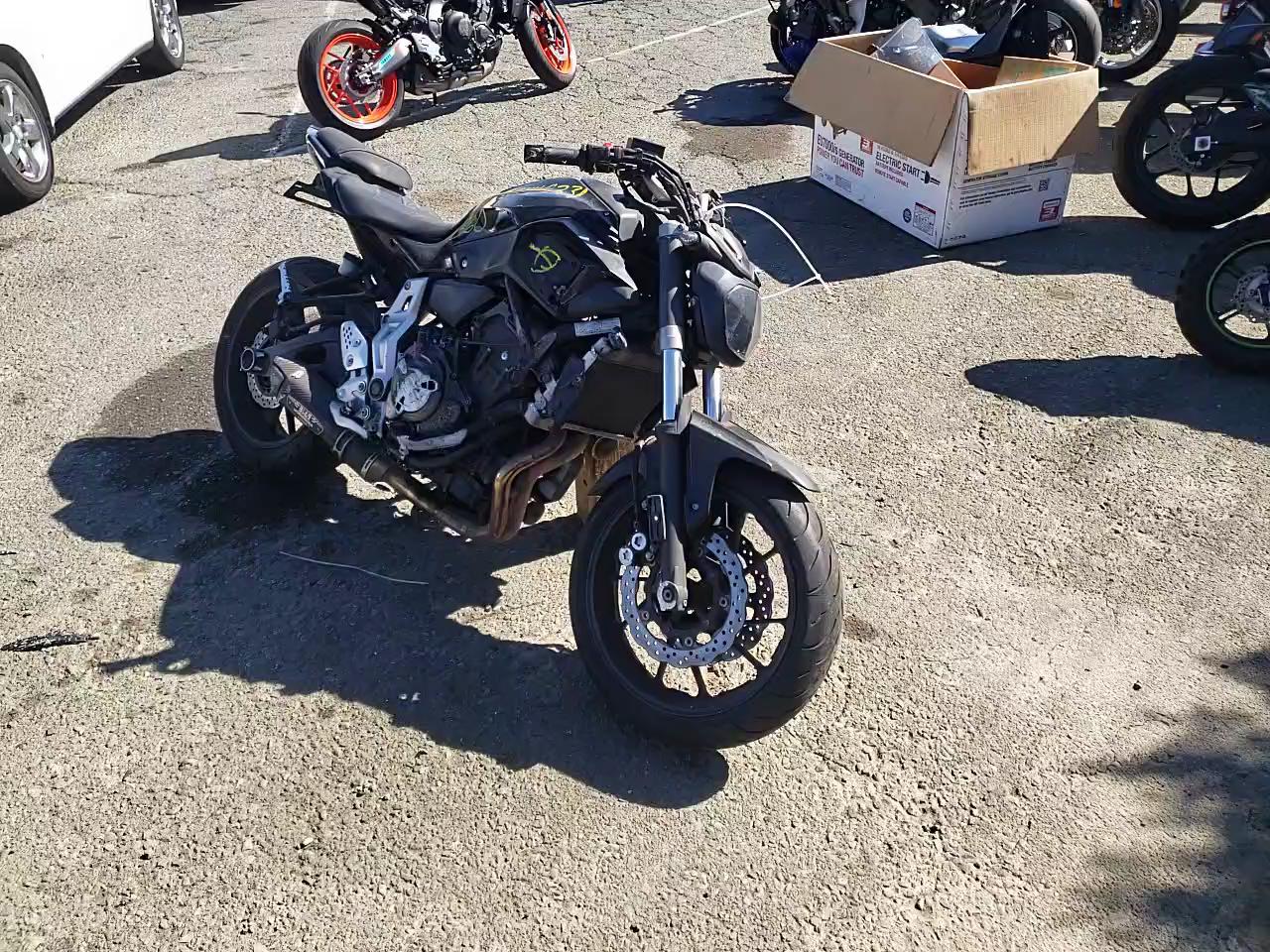 2016 YAMAHA FZ07 C JYARM06Y1GA002154