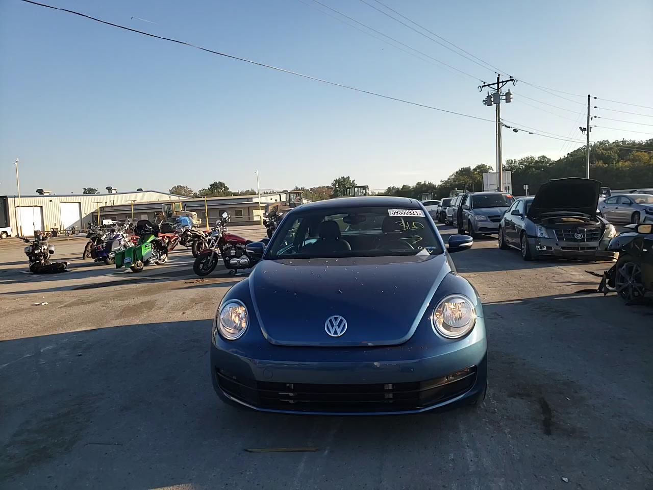 2016 VOLKSWAGEN BEETLE SE 3VWJ17AT4GM636220