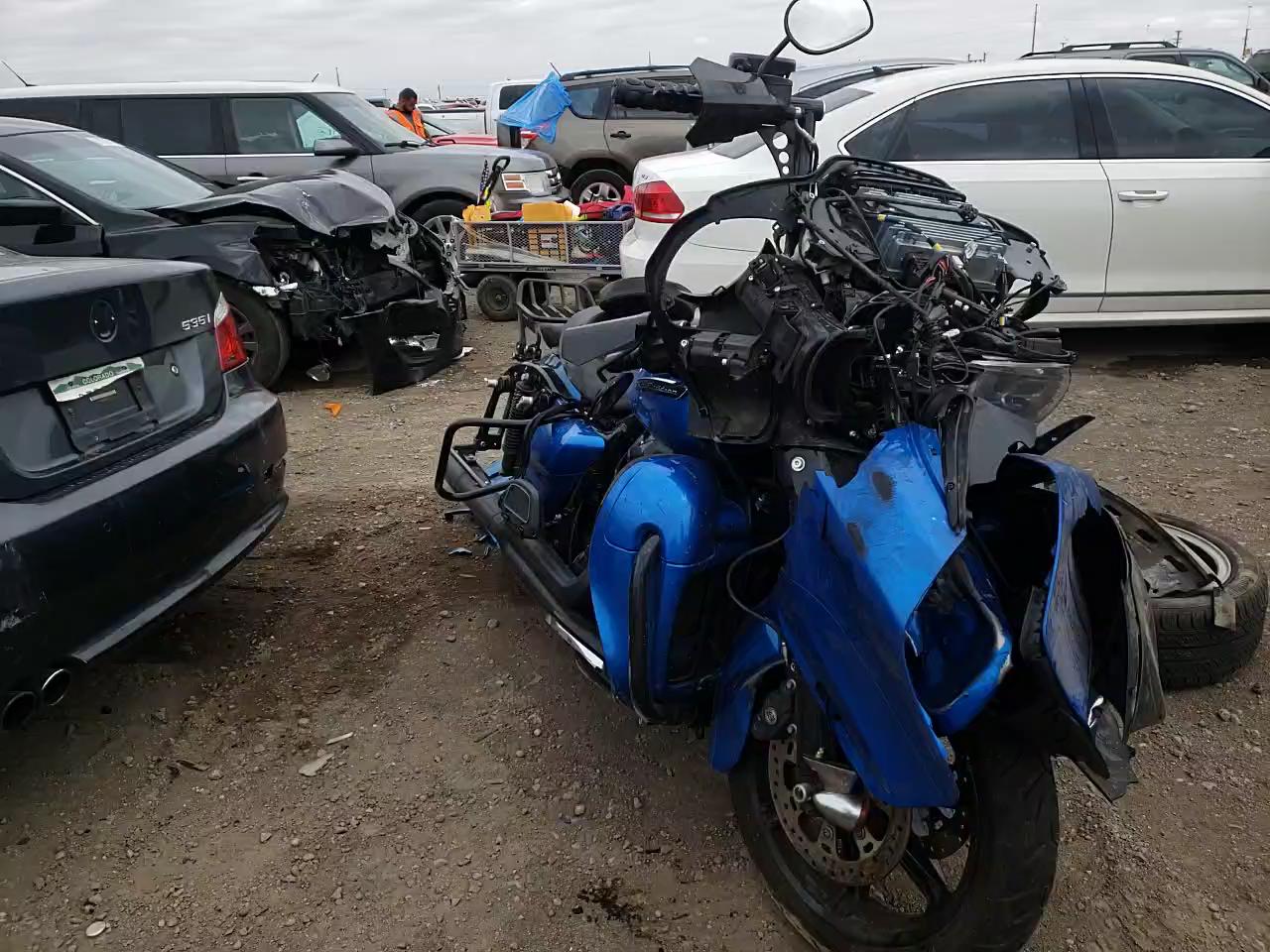 2018 HARLEY-DAVIDSON FLTRU 1HD1KGD13JB614782