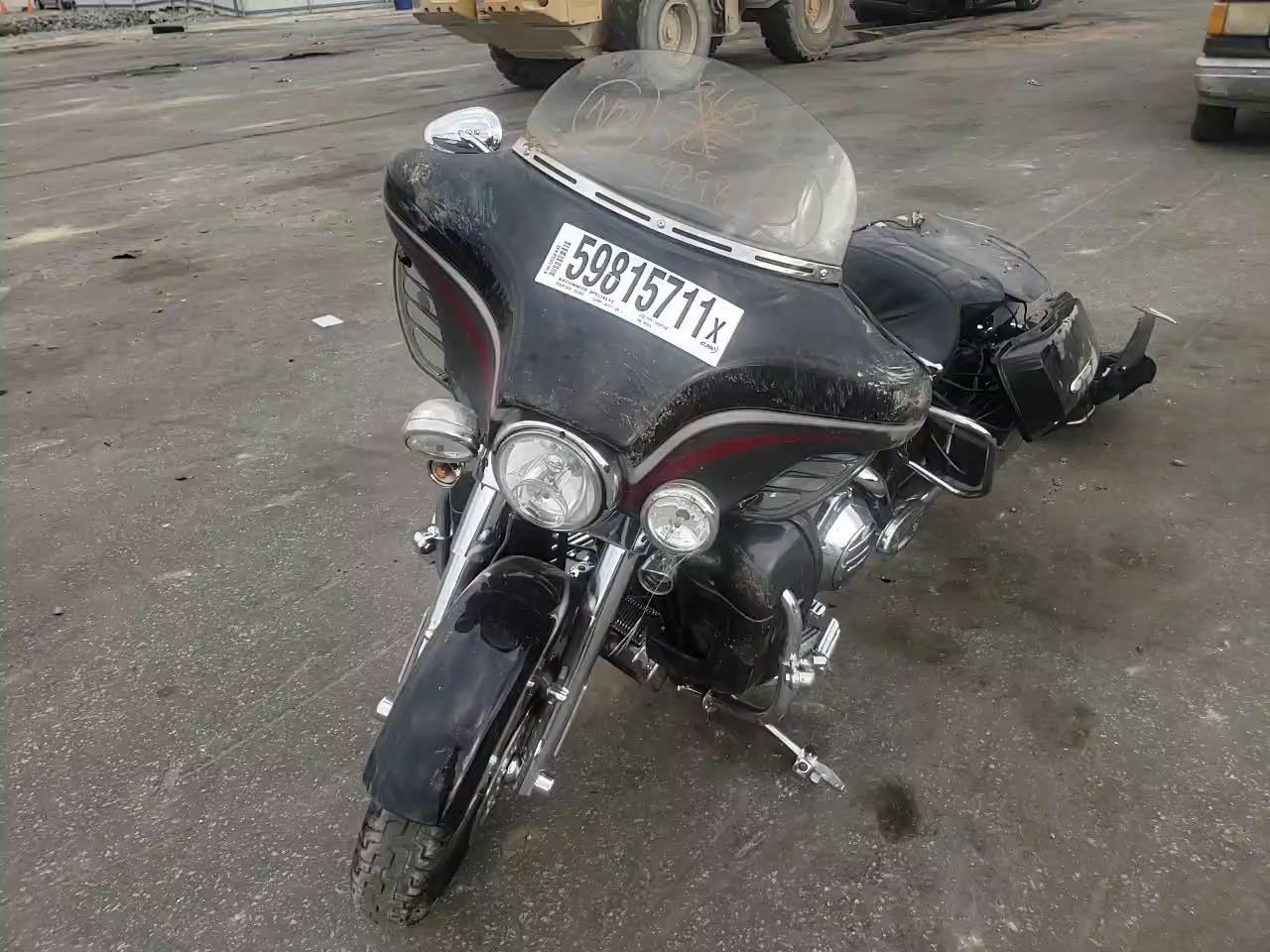2006 HARLEY-DAVIDSON FLHTCUSE 1HD1PRE106Y955024